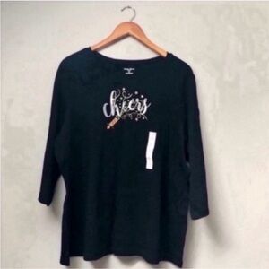 Plus Size “Cheers” Festive Holiday Graphic Tee Black